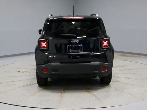 Used 2023 Jeep Renegade Latitude w/ Premium Group AWD/4WD image 10