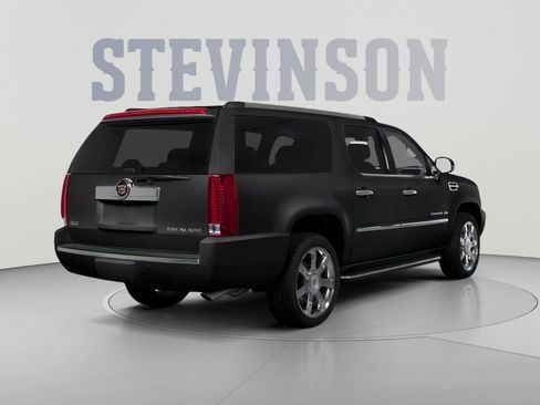 Used 2014 Cadillac Escalade ESV Platinum AWD/4WD image 2