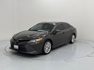 Used 2018 Toyota Camry XLE video 2