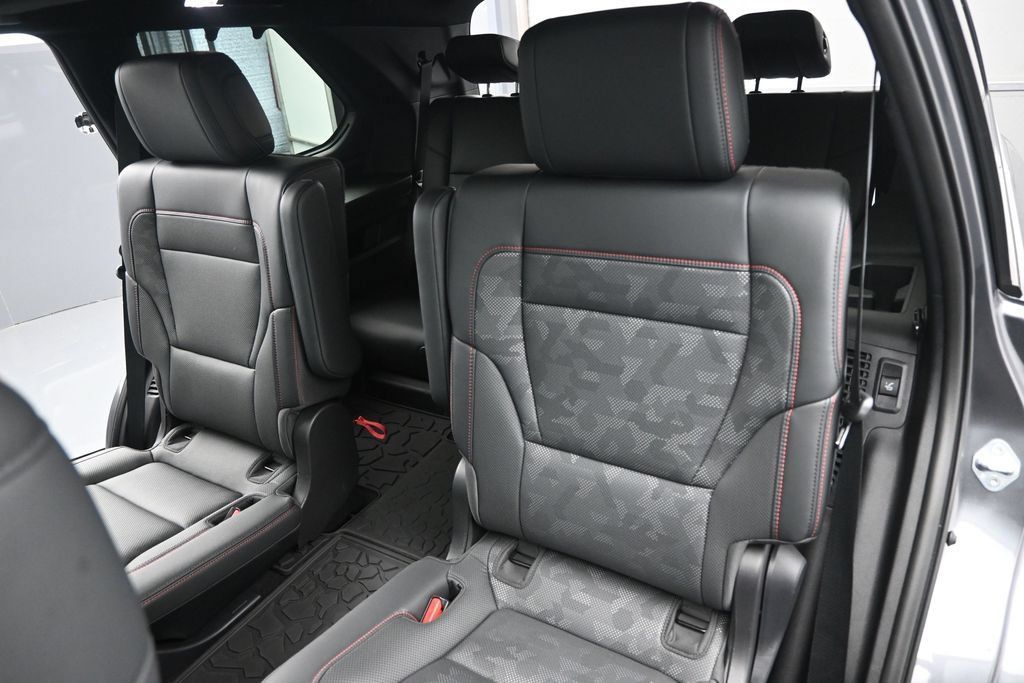 Used 2024 Toyota Sequoia TRD Pro AWD/4WD image 18