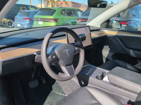Used 2023 Tesla Model Y Long Range image 8