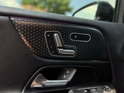 Used 2024 Mercedes-Benz GLB 250 image 23
