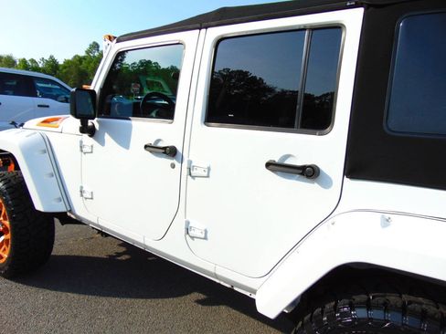 Used 2016 Jeep Wrangler Unlimited Sport w/ Connectivity Group AWD/4WD image 29