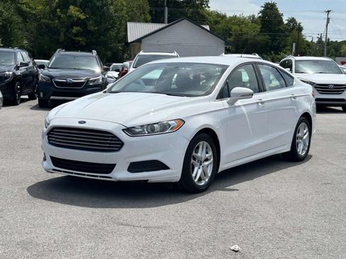 Used 2014 Ford Fusion SE FWD image 3