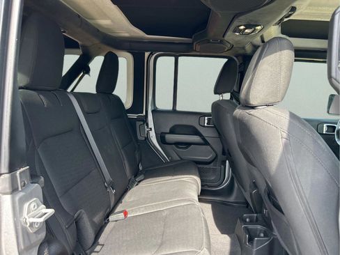 Certified 2020 Jeep Wrangler Unlimited Sahara image 29