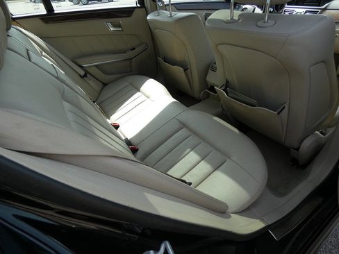 Used 2014 Mercedes-Benz E 350 4MATIC Sedan image 18
