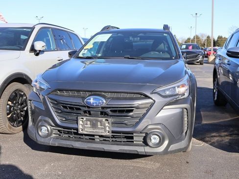 Used 2023 Subaru Outback Premium image 11