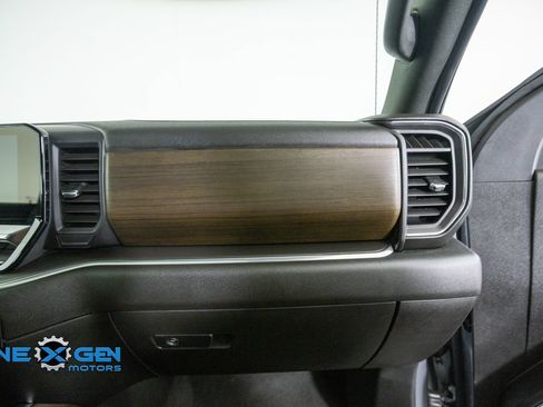 Used 2025 Chevrolet Silverado 1500 High Country w/ Technology Package AWD/4WD image 45