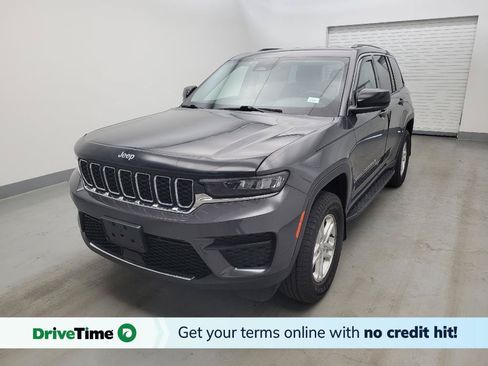 Used 2023 Jeep Grand Cherokee Laredo w/ Luxury Tech Group I AWD/4WD image 1