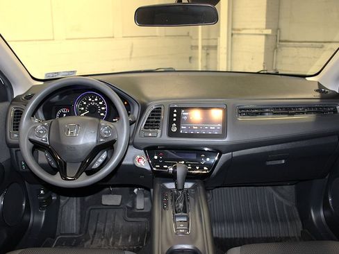 Used 2022 Honda HR-V EX image 9
