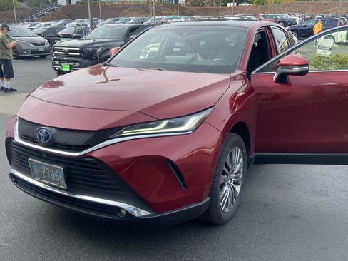 Used 2022 Toyota Venza Limited w/ Advanced Technology Package image 4