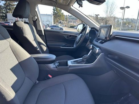 Certified 2022 Toyota RAV4 LE image 17