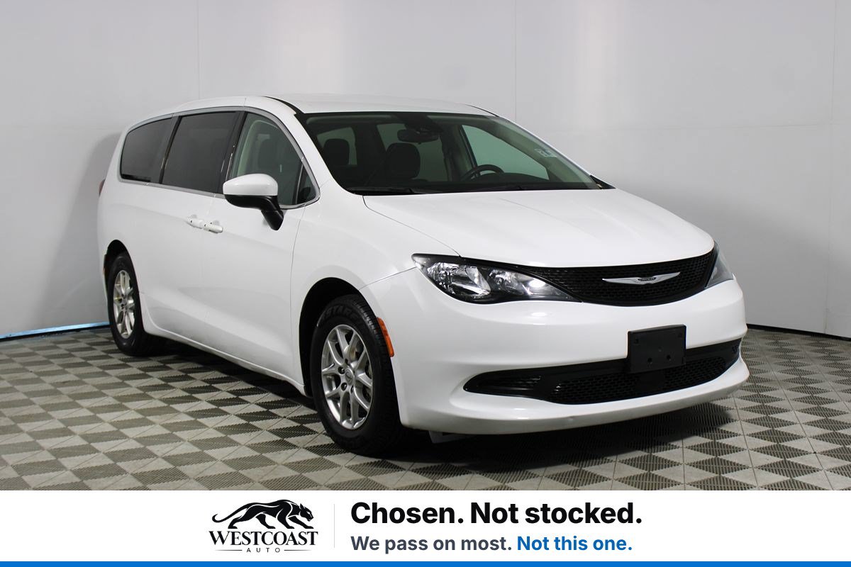Used 2023 Chrysler Voyager LX FWD image 1