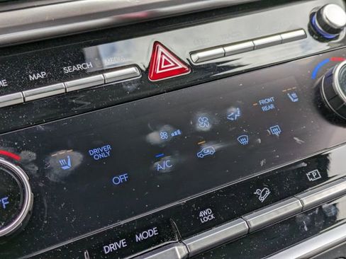 Used 2025 Hyundai Santa Fe SEL AWD/4WD image 30