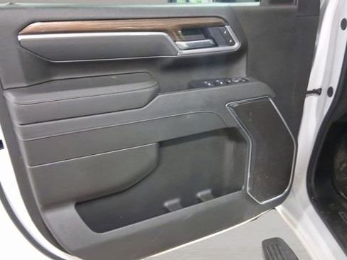 Used 2025 Chevrolet Silverado 2500 LT w/ Convenience Package image 25