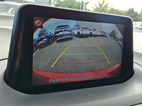 Used 2018 MAZDA MAZDA3 Touring image 19