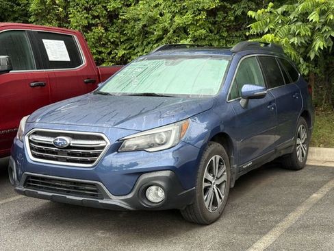 Used 2019 Subaru Outback 3.6R Limited w/ Popular Package #2 AWD/4WD image 2