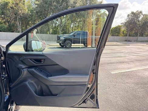 Used 2025 Subaru Crosstrek 2.0i Premium image 31