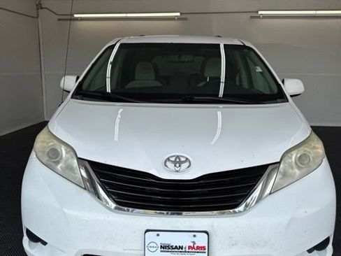 Used 2014 Toyota Sienna LE FWD image 11