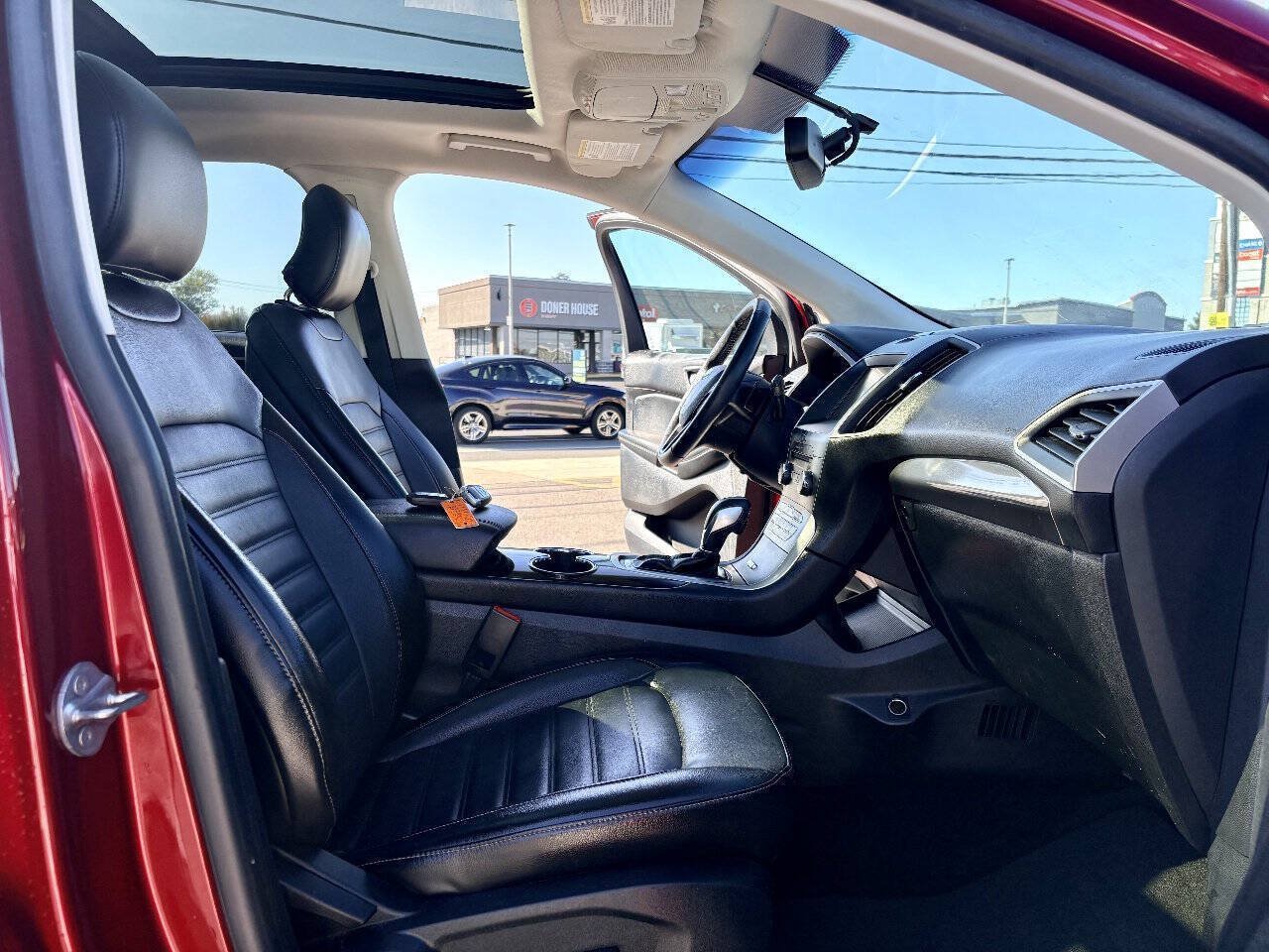 Used 2017 Ford Edge SEL w/ Equipment Group 201A AWD/4WD image 37