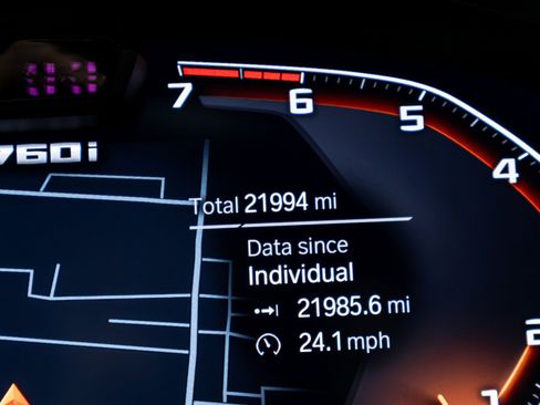 Used 2022 BMW M760i xDrive AWD/4WD image 10