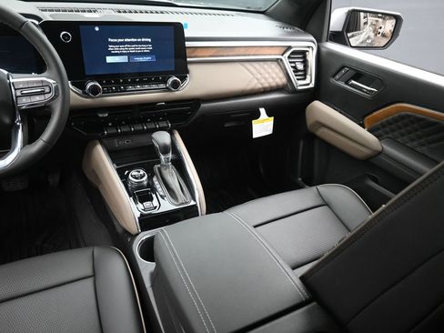 New 2026 GMC Canyon Denali image 12