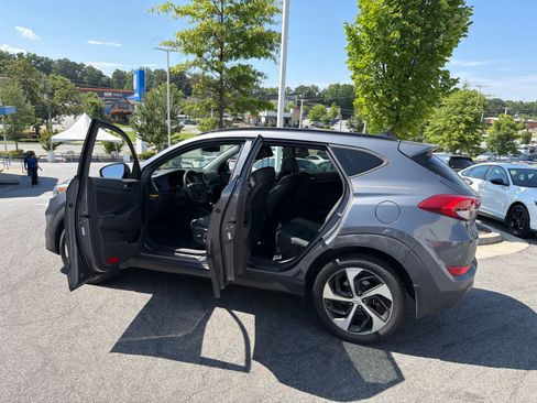 Used 2016 Hyundai Tucson Limited w/ Option Group 03 FWD image 20
