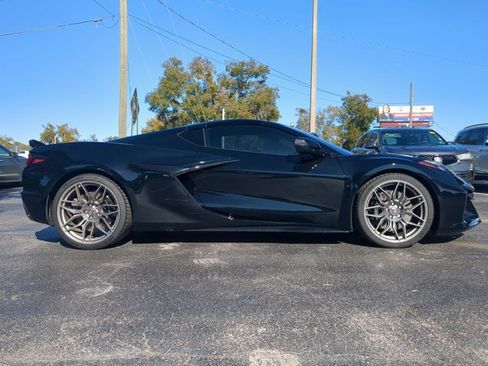 Used 2023 Chevrolet Corvette Z06 image 3