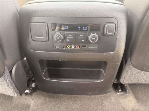 Used 2015 Chevrolet Suburban LT AWD/4WD image 39