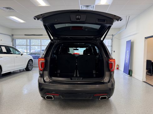 Used 2017 Ford Explorer Sport w/ Equipment Group 401A image 17