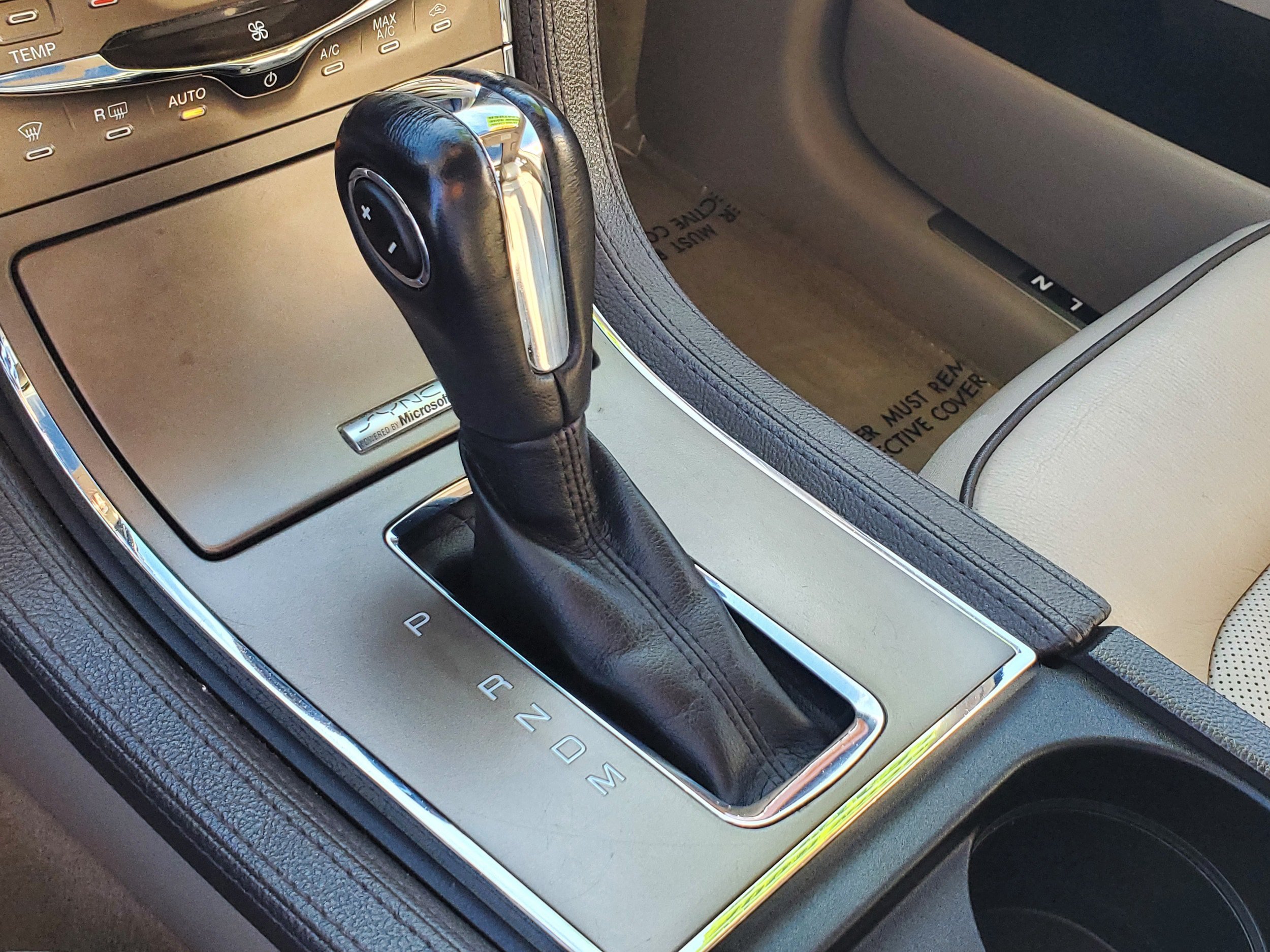 Used 2012 Lincoln MKX AWD image 27