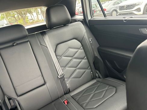 New 2026 Volkswagen Atlas SE image 14