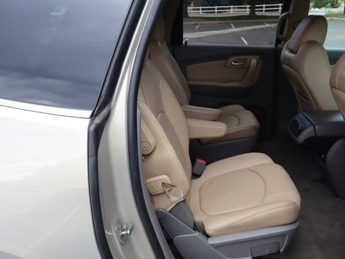 Used 2012 Chevrolet Traverse LT AWD/4WD image 23
