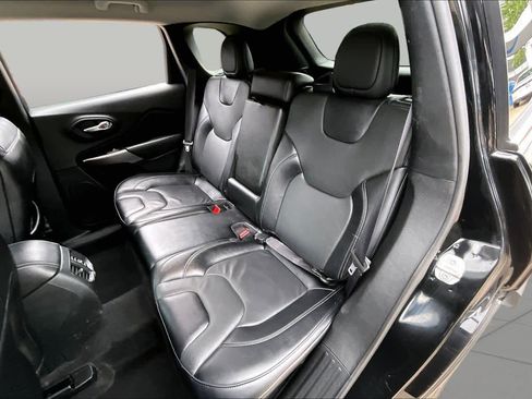 Used 2022 Jeep Cherokee Latitude Lux FWD image 21