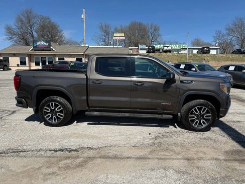 Used 2019 GMC Sierra 1500 AT4 image 2