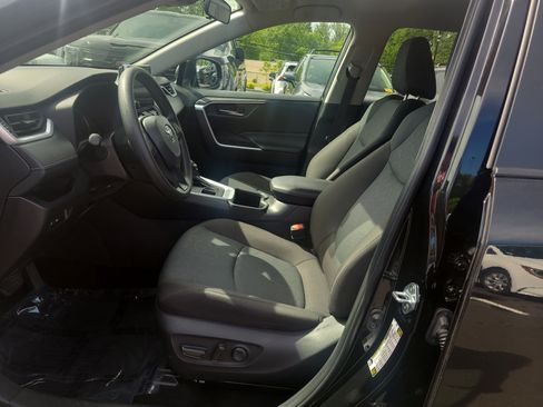 Certified 2025 Toyota RAV4 XLE AWD/4WD image 16