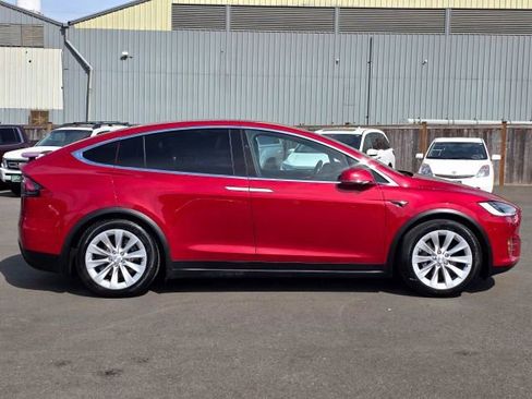 Used 2017 Tesla Model X 75D AWD/4WD image 8