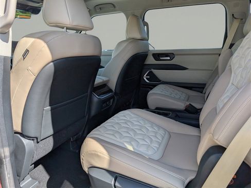 New 2025 Nissan Armada Platinum Reserve image 14