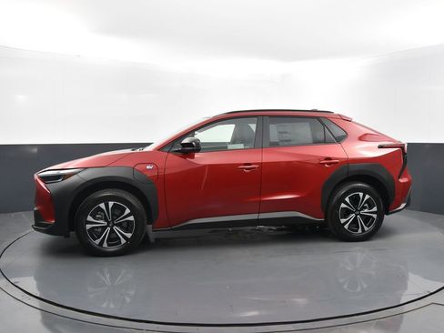 Certified 2025 Subaru Solterra Premium image 8