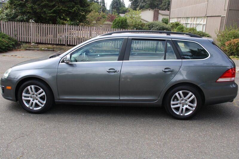 Used 2009 Volkswagen Jetta SEL FWD image 13
