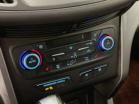 Used 2019 Ford Escape SEL image 24