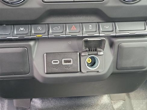 Used 2025 Chevrolet Silverado 1500 W/T RWD image 34