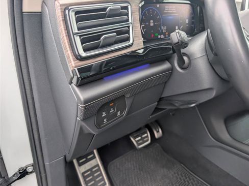 Used 2024 Volkswagen Atlas SEL Premium R-Line AWD/4WD image 24