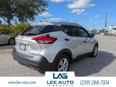 Used 2019 Nissan Kicks S image 3