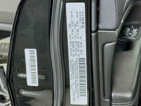 Used 2019 Jeep Grand Cherokee Limited image 12