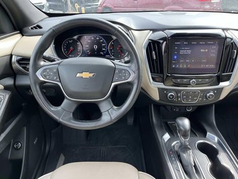 Used 2022 Chevrolet Traverse Premier FWD image 10