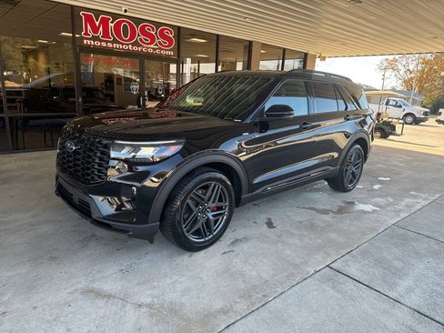 New 2026 Ford Explorer ST-Line w/ ST-Line Street Pack image 1