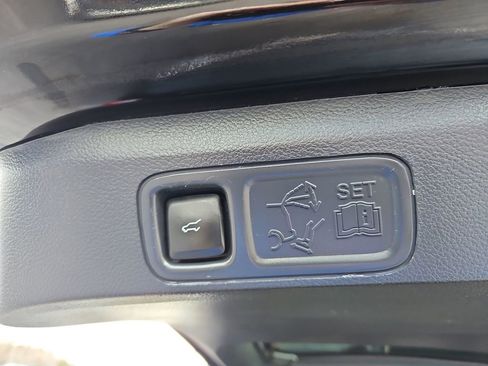 Used 2023 Ford Expedition Limited image 33