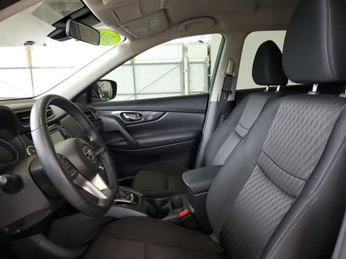 Used 2019 Nissan Rogue SV FWD image 19