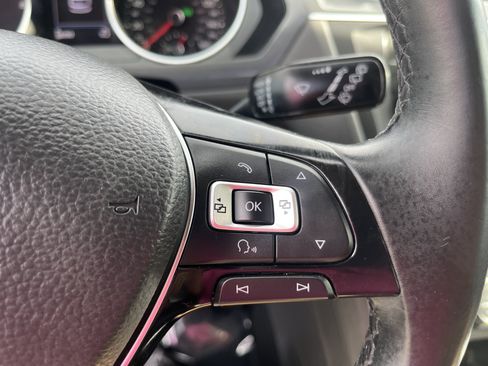 Used 2018 Volkswagen Tiguan SE AWD/4WD image 17